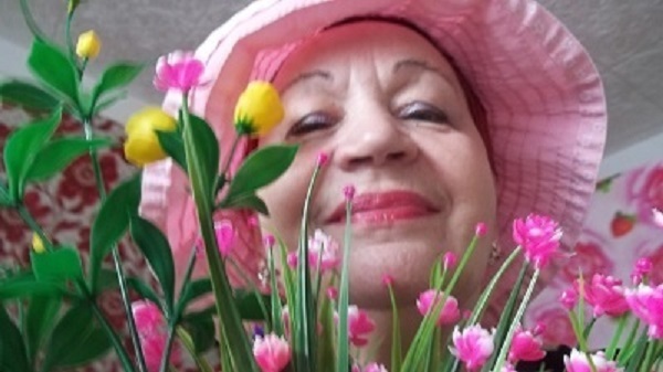 ����� ����